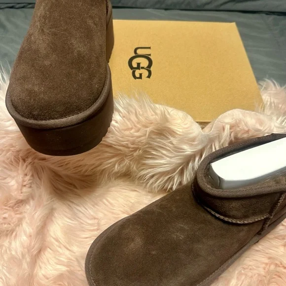 UGG Brown Ankle Boots - Picture 6 of 7
